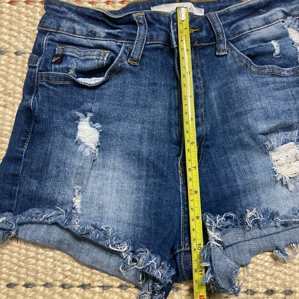 KanCan, Medium Blue Wash Distressed Jean Shorts Mid-High Rise Denim 5 Juniors - Picture 3 of 9